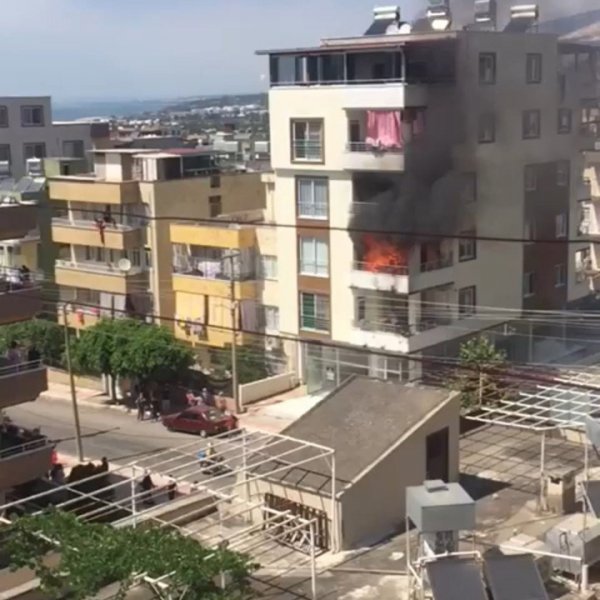 Hatay'da çakmakla oyun yangın çıkardı