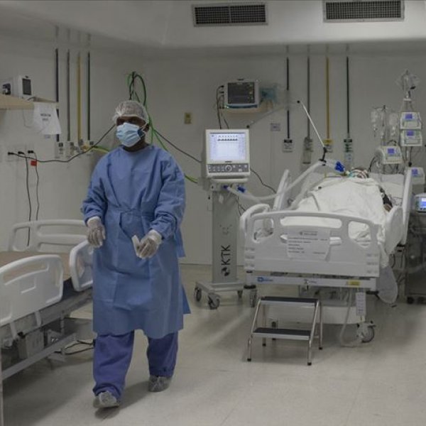 Brezilya'da son 24 saatte 1269 kişi koronadan öldü