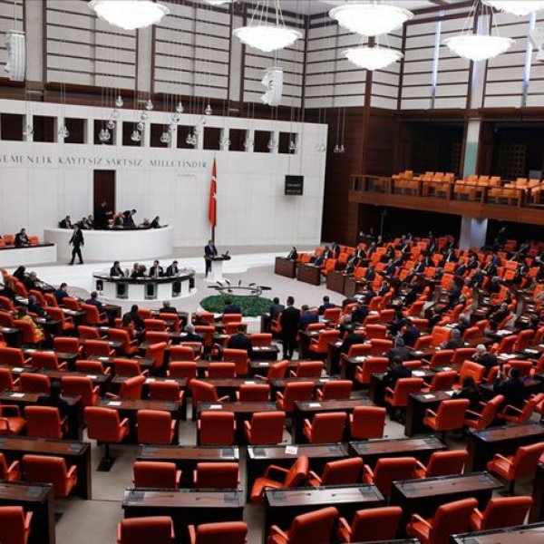 AK Parti ile CHP arasında 'barolar' görüşmesi