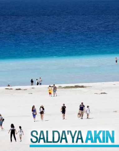 Salda Gölü'ne turist akını