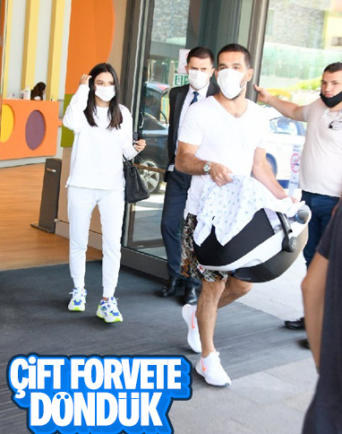 Arda Turan, doğum yapan eşini hastaneden çıkardı