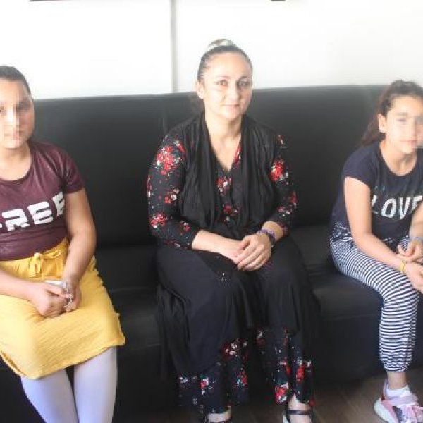 Sinop'ta icra yoluyla alınan çocuklar, anneye verildi