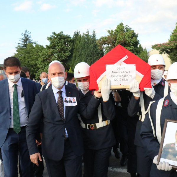 Şehit askerlerin cenazeleri memleketlerine uğurlandı