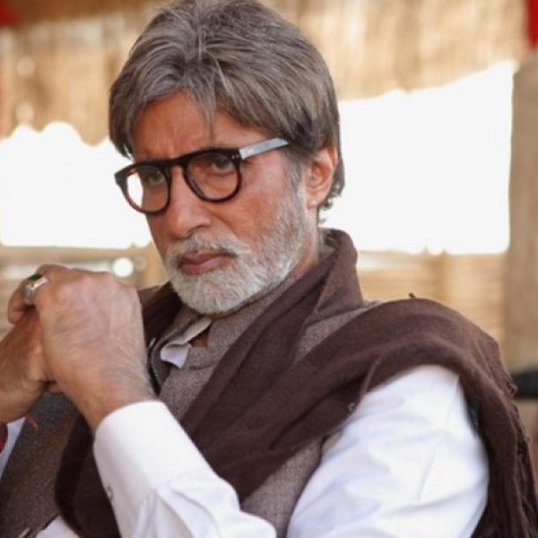 Hintli aktör Amitabh Bachchan da koronavirüse yakalandı