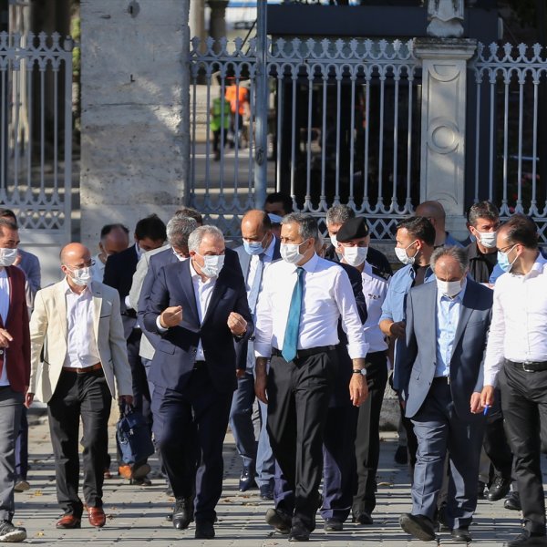 Ayasofya'da ilk namaz için hazırlıklar devam ediyor