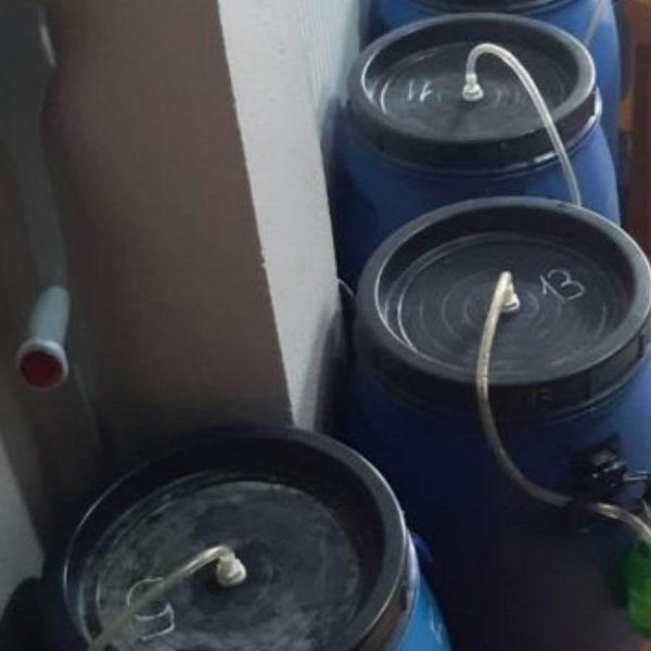 İzmir'de sahte içki operasyonu