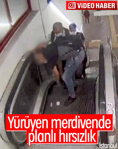 İstanbul'da yürüyen merdivende hırsızlık yaptılar