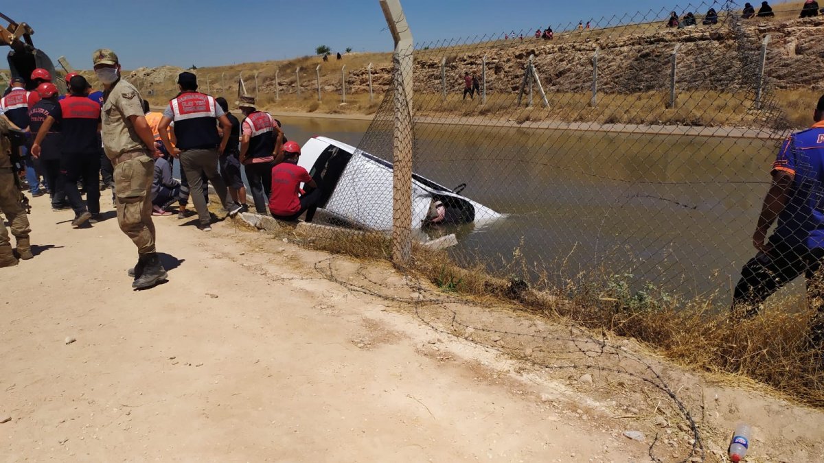 Şanlıurfa'da otomobil kanala devrildi: 3 kardeş boğuldu