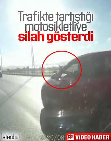 İstanbul'da motosikletliyle otomobil sürücüsü arasında tartışma