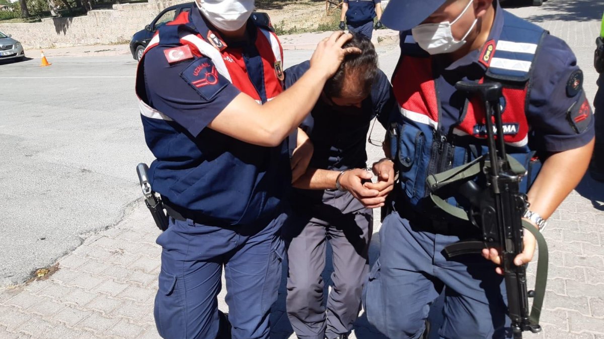 Kayseri'nin boş arazide ölü bulunan adamın katili eniştesi çıktı