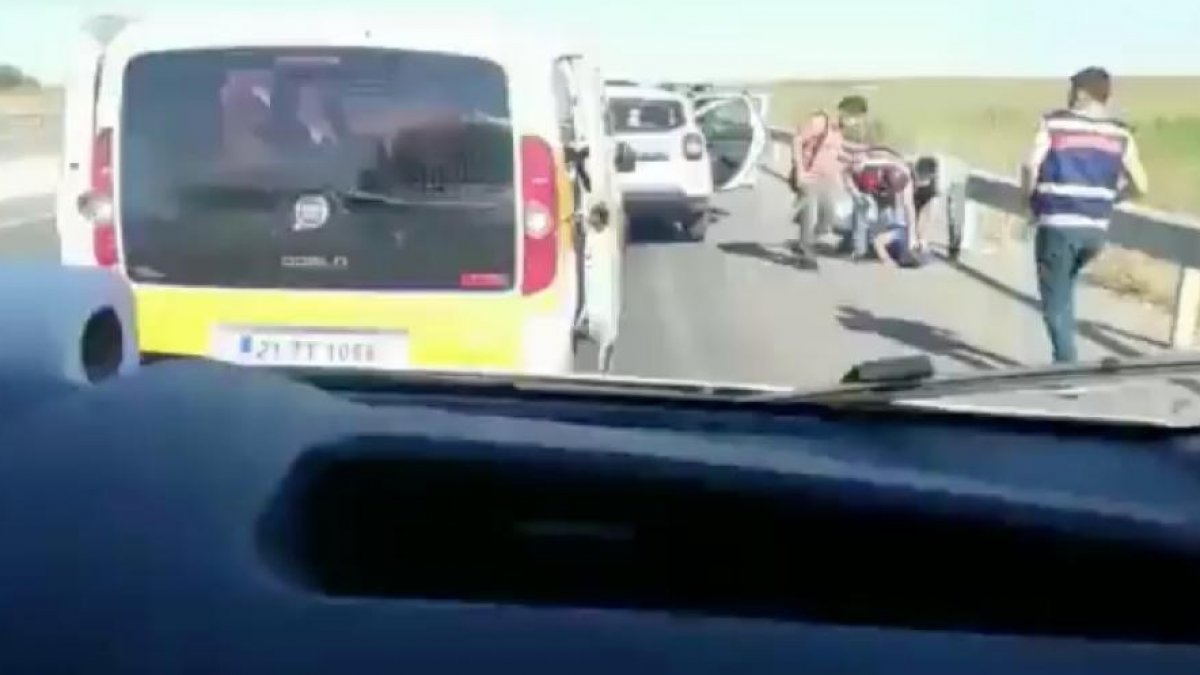Diyarbakır silah kaçakçılarına operasyon: 3 gözaltı