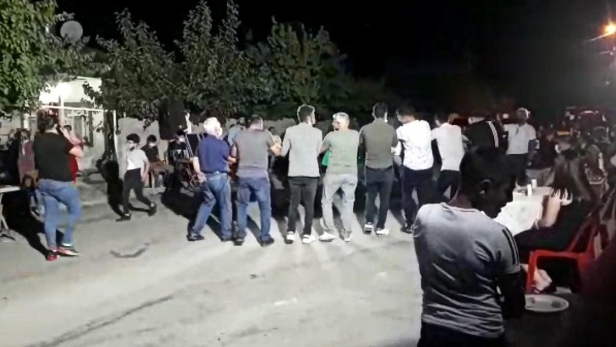 Erzincan'da kına gecesinde pandemi kuralları unutuldu