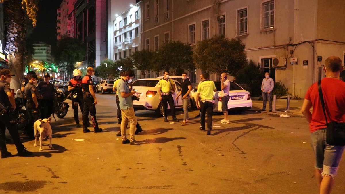 İzmir'de otomobil Yunus ekibine çarptı: 4 yaralı