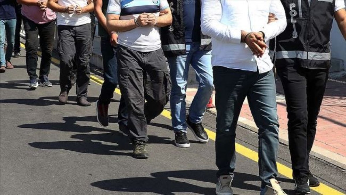 İstanbul merkezli 17 ilde FETÖ'nün TSK yapılanmasına operasyon: 44 şüpheli aranıyor