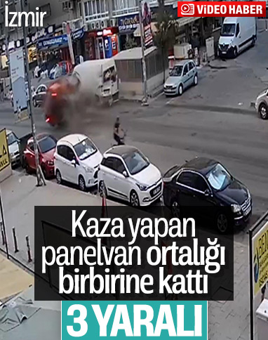 Karabağlar'da panelvan, park halindeki araçlara çarptı