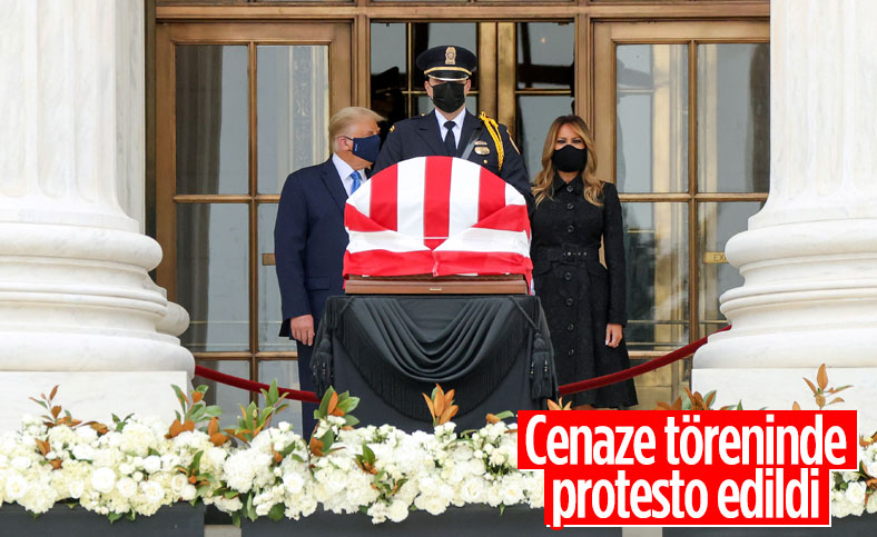 Trump cenaze töreninde yuhalandı