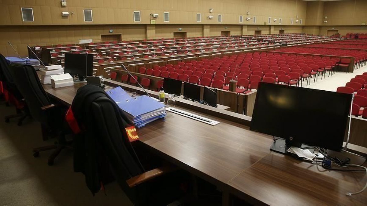 FETÖ'cü olmayan askeri öğrencilerin okulu bırakmasına neden olan eski üsteğmene 32 yıl hapis
