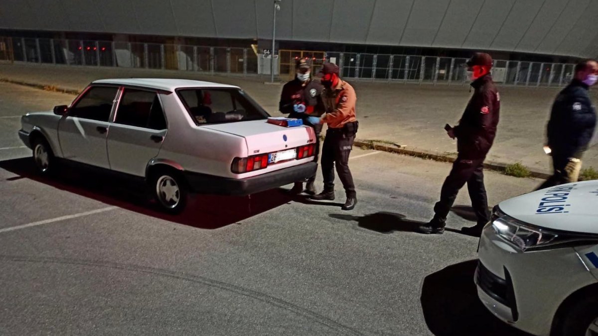Eskişehir'de karantinayı ihlal etti, drift yaparken yakalandı