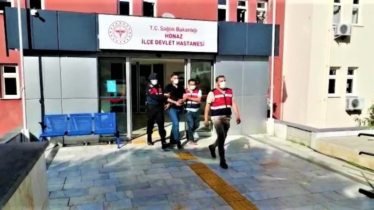 Denizli'de jandarmaya silah çeken suçlu tutuklandı