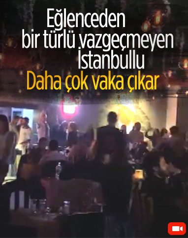 Ortaköy'de koronavirüsü unutan grup, doyasıya eğlendi