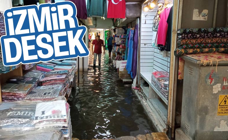 İzmir'de Tarihi Kemeraltı Çarşısı göle döndü
