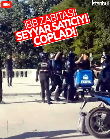 Taksim'de zabıta, seyyar satıcıya copla müdahale etti