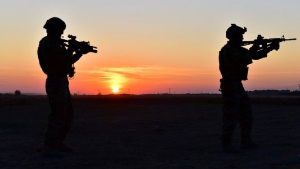 MSB: Suriye sınırında 1'i PKK'lı 4 kişi yakalandı