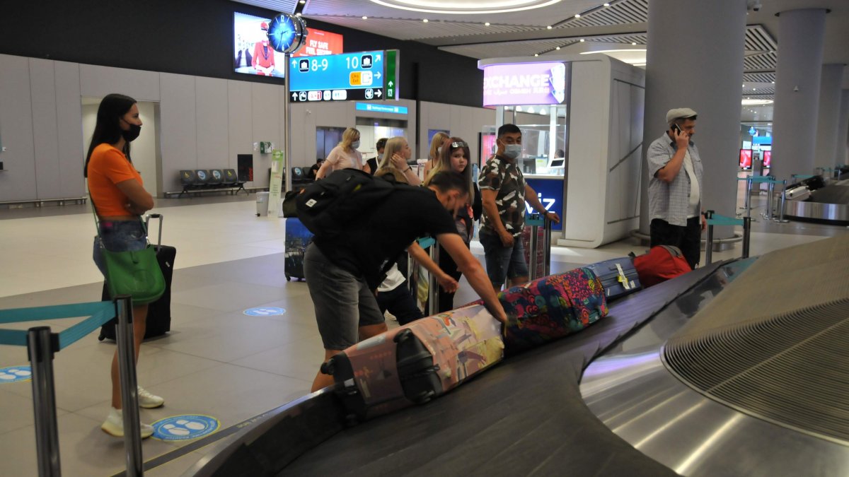 Rus turistler aylar sonra Türkiye'de