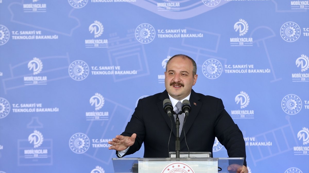 Mustafa Varank, Elmadağ Mobilyacılar OSB'de temel atma törenine katıldı