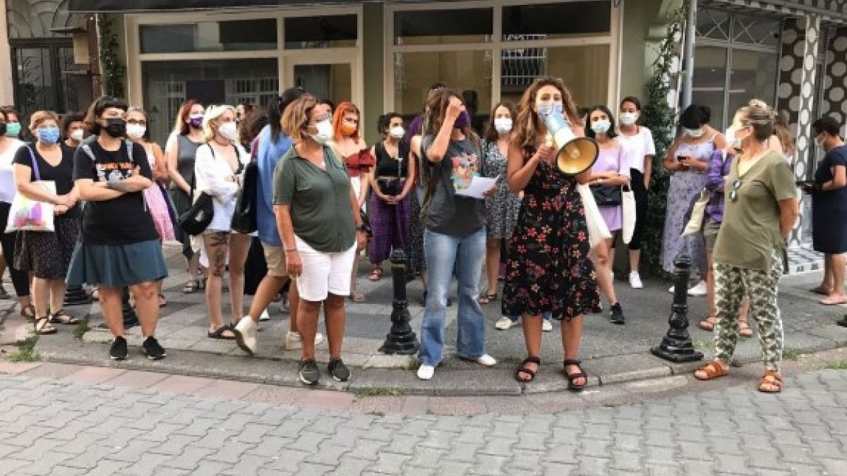 Kadıköy’de 17 yaşında kız çocuğuna iğrenç tacize kadınlardan protesto
