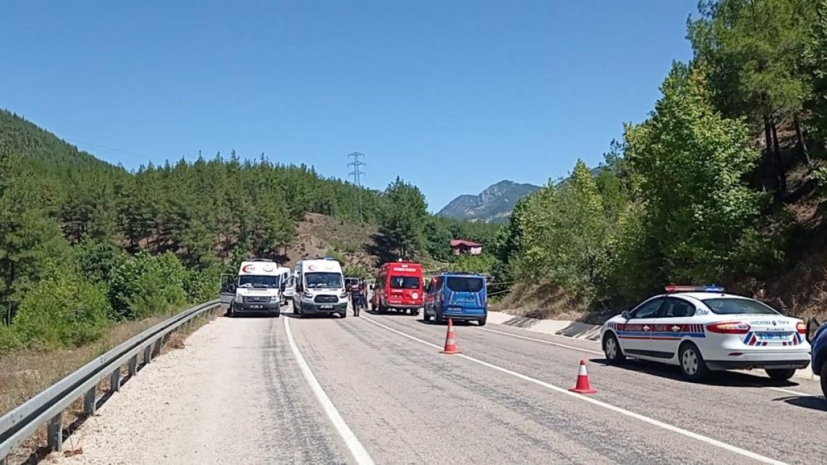 Adana'da düğün yolunda kaza: 5 ölü