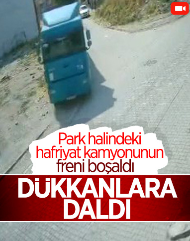 Esenyurt’ta freni boşalan kamyon iki dükkana çarptı
