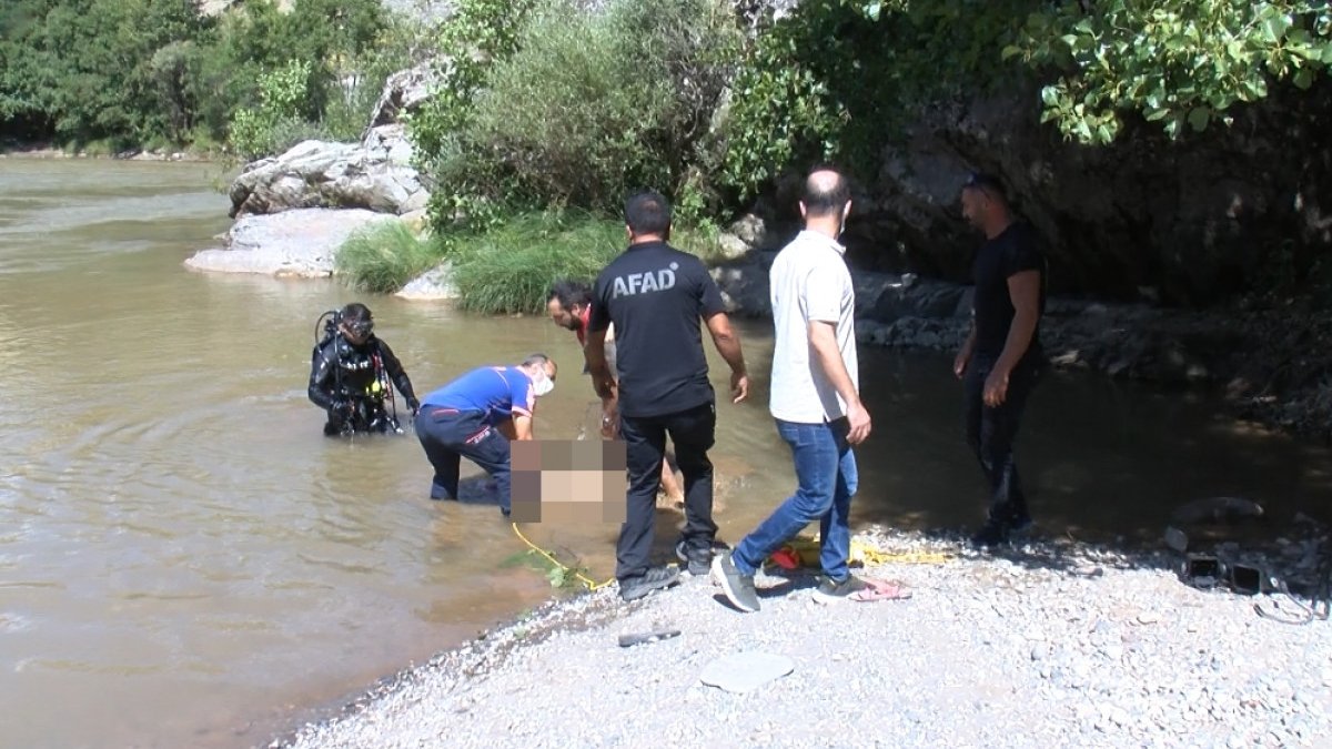 Munzur Çayı’na giren 19 yaşındaki genç boğuldu