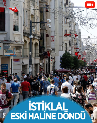 İstiklal Caddesi'nde insanlar, maskesiz ve mesafesiz dolaştı