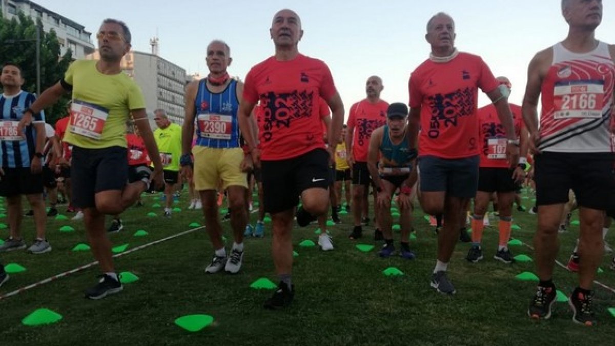 İzmir'de 9 Eylül Yarı Maratonu koşuldu