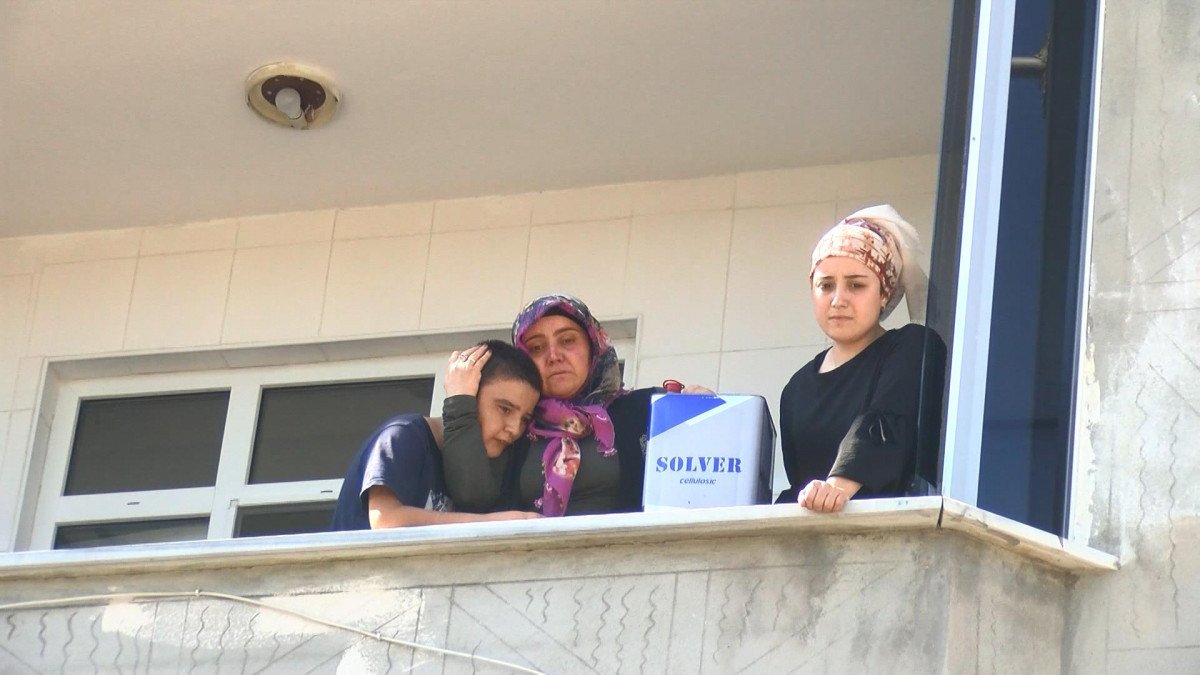 Avcılar'da icralık olan arsa tahliye edilirken, bina sakinleri zorluk çıkardı