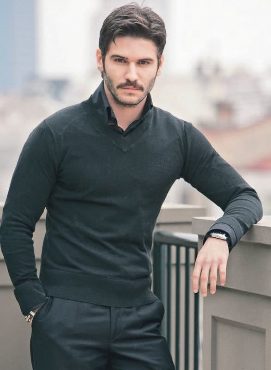 Толгахан Сайышман турецкий актер