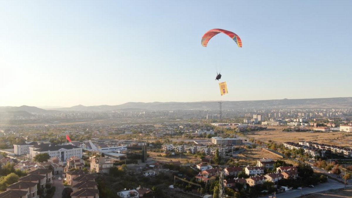 kayseri de parasutculerden kadina siddete farkindalik