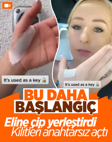 Eline çip yerleştirerek kapıları açan kadın