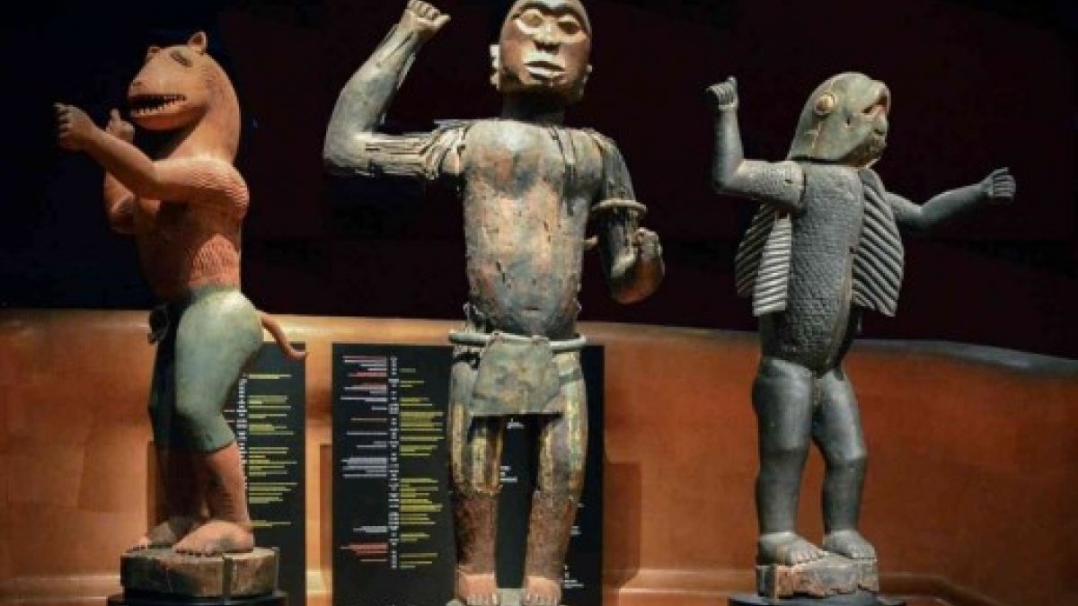 Fransa ve İngiltere, yağmaladıkları sanat eserlerinden bazılarını iade etti