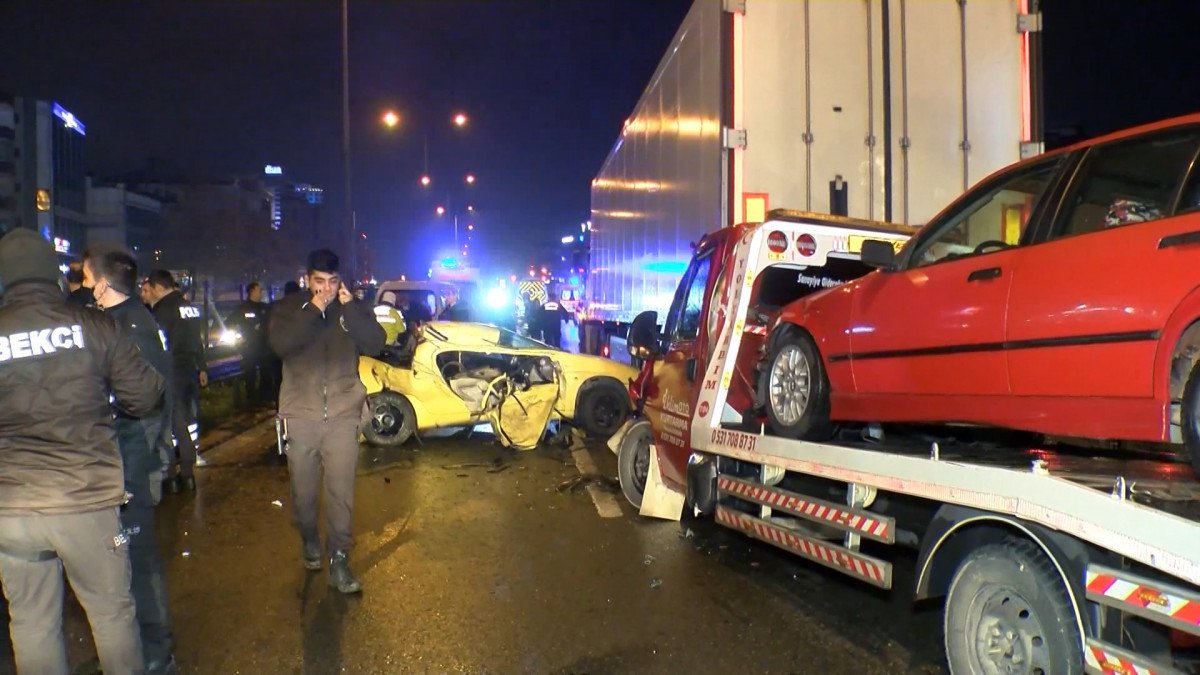 Pendik'te feci kaza: 1 ölü, 3 yaralı