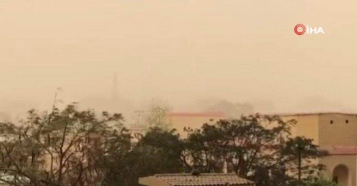 Mısır'da etkili olan kum fırtınası etrafa korku saçtı
