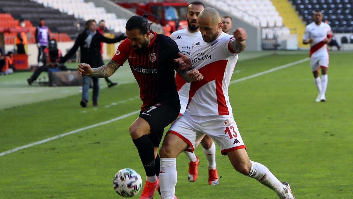 Antalyaspor - Gaziantep FK maçı neden ertelendi, ne zaman oynanacak?