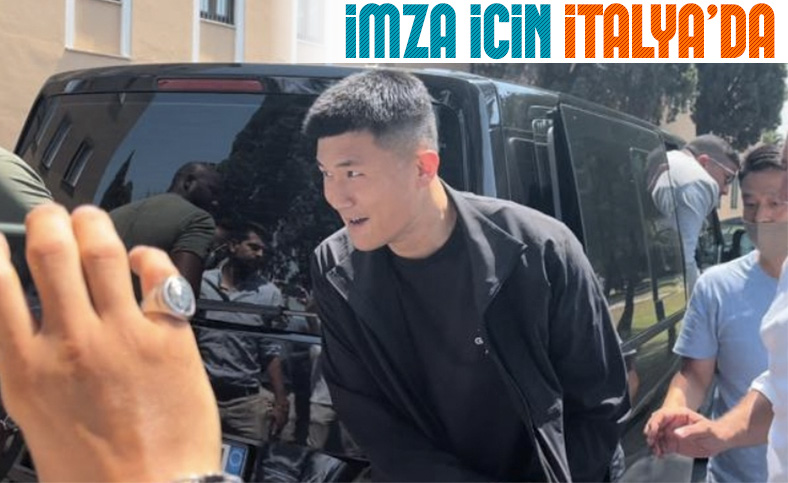 Kim Min Jae Napoli için İtalya'da