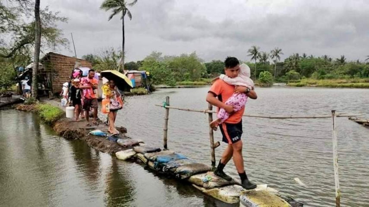 Filipinler'de Noru Tayfunu alarmı: 8 bin 500 kişi tahliye edildi