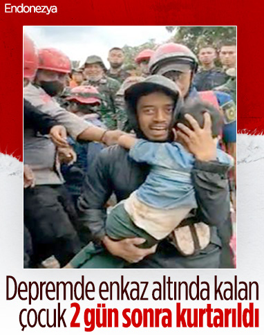 Endonezya'da bir çocuk, depremden 2 gün sonra enkazdan kurtarıldı