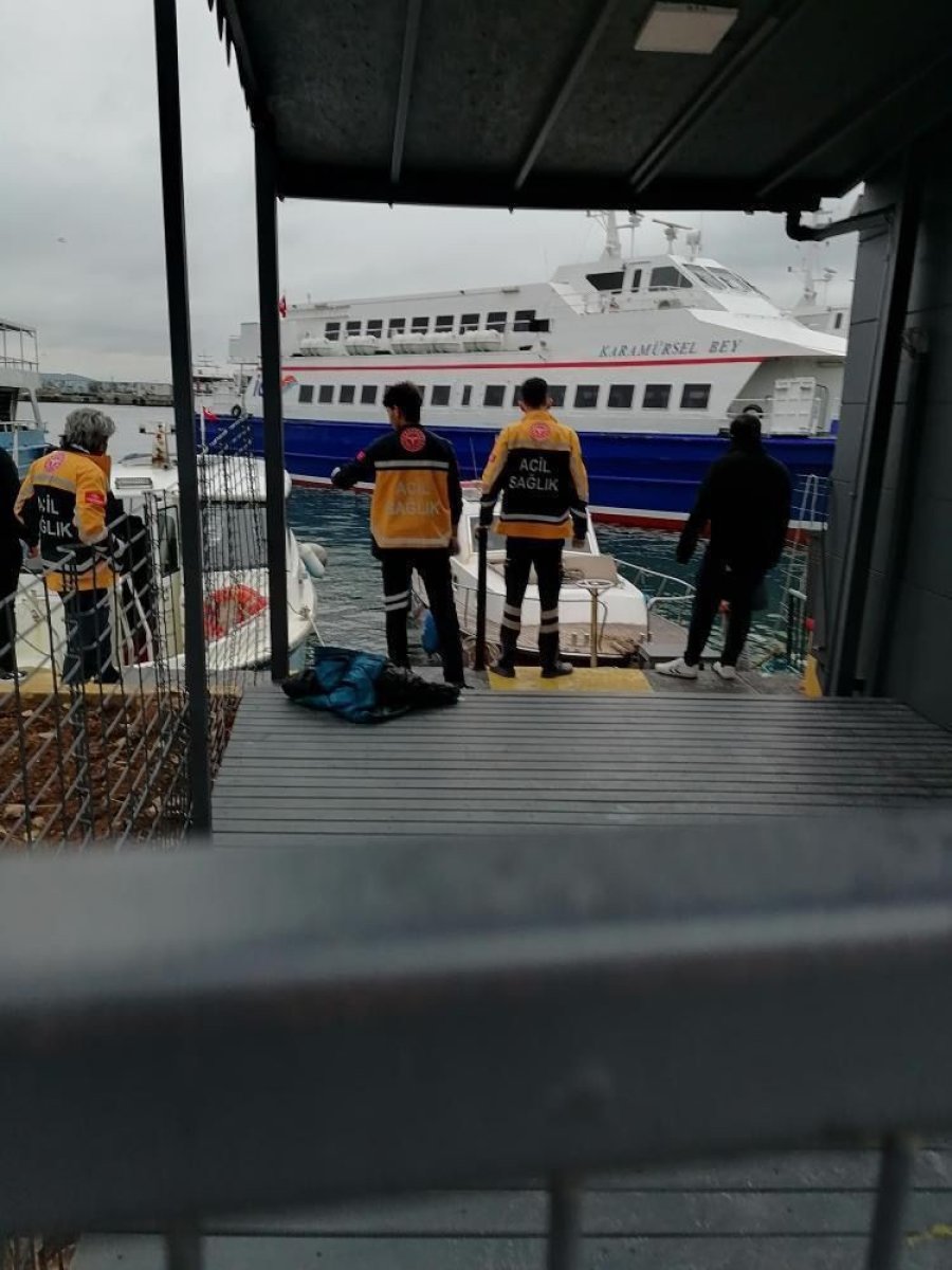 İstanbul da vapurdan denize yolcu düştü