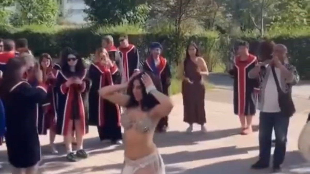 ODTÜ’de dansöz oynatılmasıyla ilgili rektörlük açıklama yayınladı ODTÜ’de dansöz oynatılmasıyla ilgili rektörlük açıklama yayınladı