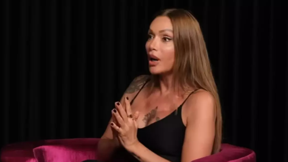 Sevda Demirel çıplak pozları hakkında konuştu: “Beni hep soydular” Sevda Demirel çıplak pozları hakkında konuştu: “Beni hep soydular”