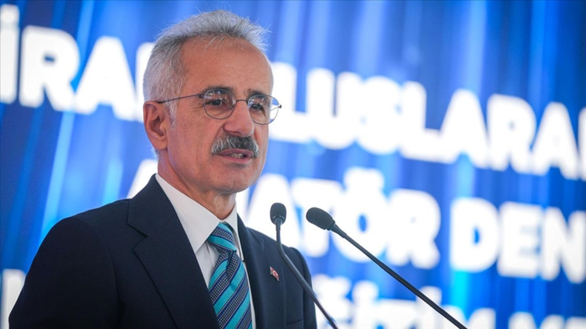 Abdulkadir Uraloğlu: Türkiye-İran arasındaki hava yolu ulaşımı kısmi olarak açıldı Abdulkadir Uraloğlu: Türkiye-İran arasındaki hava yolu ulaşımı kısmi olarak açıldı